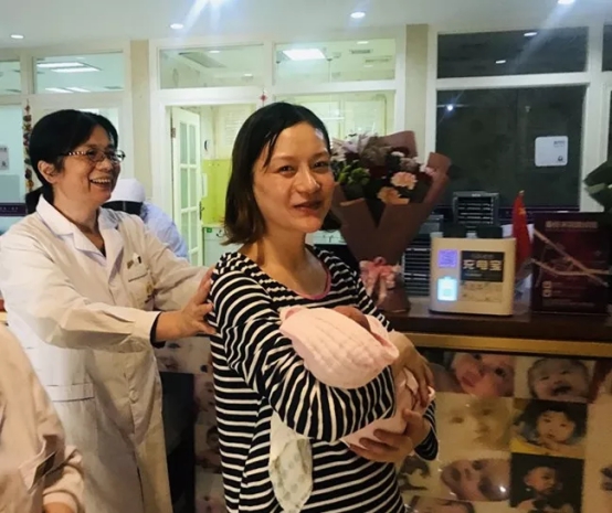 真愛婦產(chǎn)迎來雙胞胎公主，勇敢寶媽為愛堅持順產(chǎn)