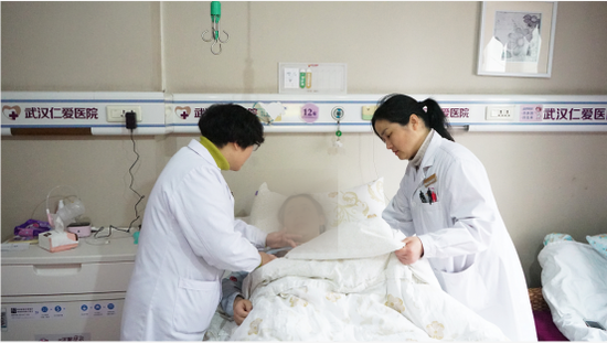 胎兒臍帶繞頸3周，醫(yī)生助力成功生產