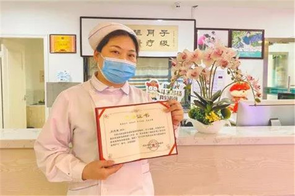 武漢真愛(ài)婦產(chǎn)醫(yī)院孫木英獲選年度＂洪山好人＂